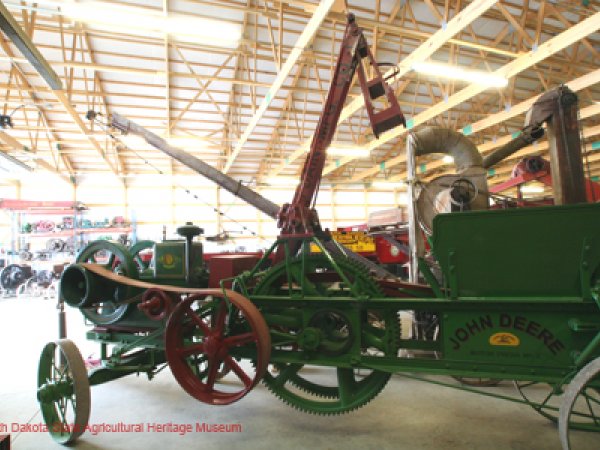 John Deere Dain Hay Press 1915