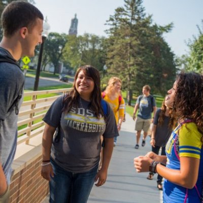 Students outside of the Enrollment Services Center.