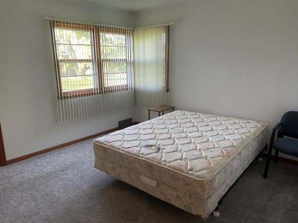 Bedroom (H2-2)